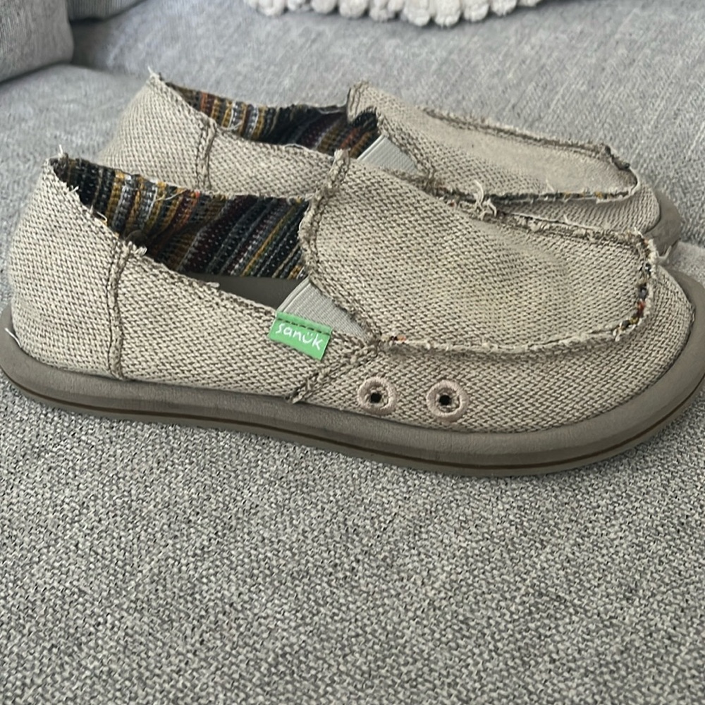 Sanuk girls like NEW